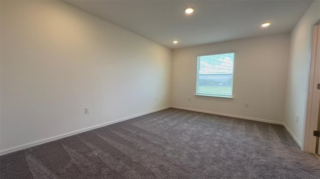 En Renta: $1,950 (3 camas, 2 baños, 1652 Pies cuadrados)