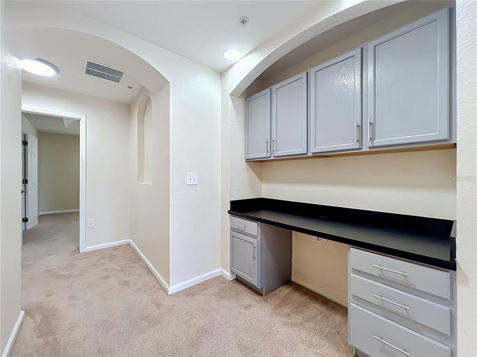 На продажу: $349,999 (3 спален, 2 ванн, 1724 Квадратных фут)