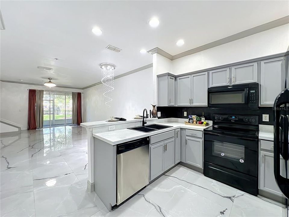 На продажу: $349,999 (3 спален, 2 ванн, 1724 Квадратных фут)