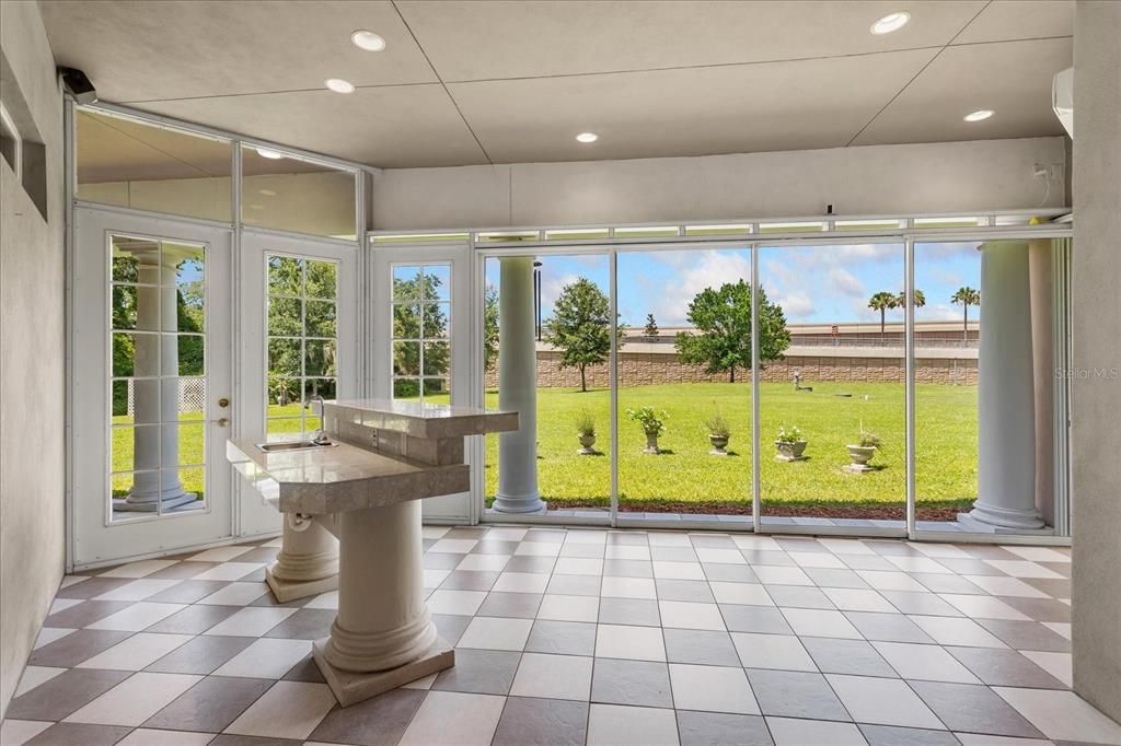 En Venta: $1,075,000 (5 camas, 3 baños, 4170 Pies cuadrados)