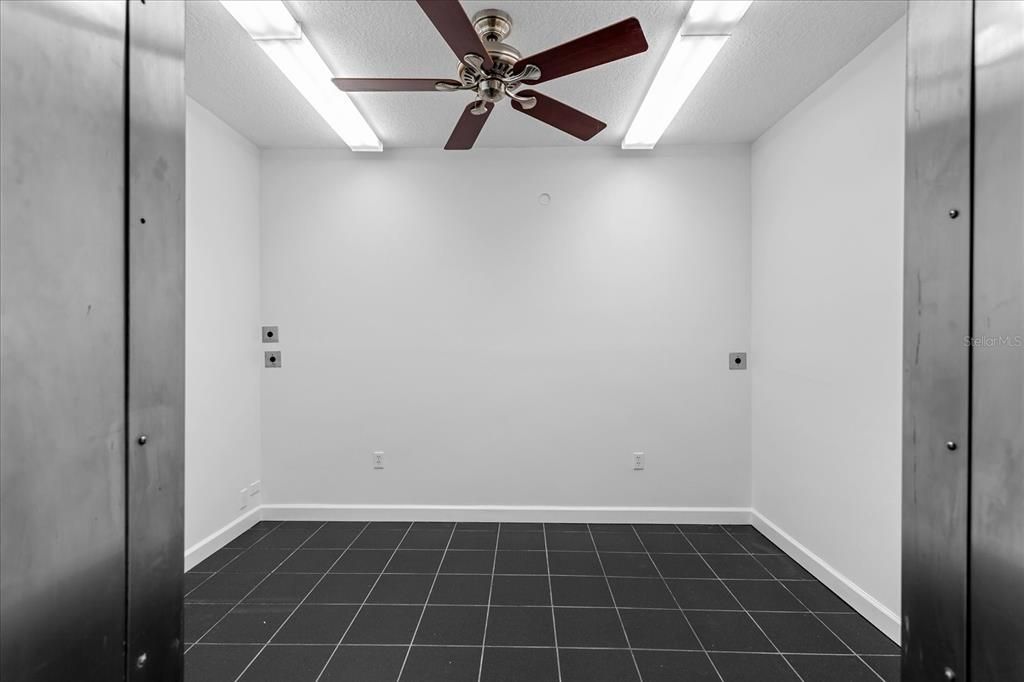 En Venta: $1,075,000 (5 camas, 3 baños, 4170 Pies cuadrados)