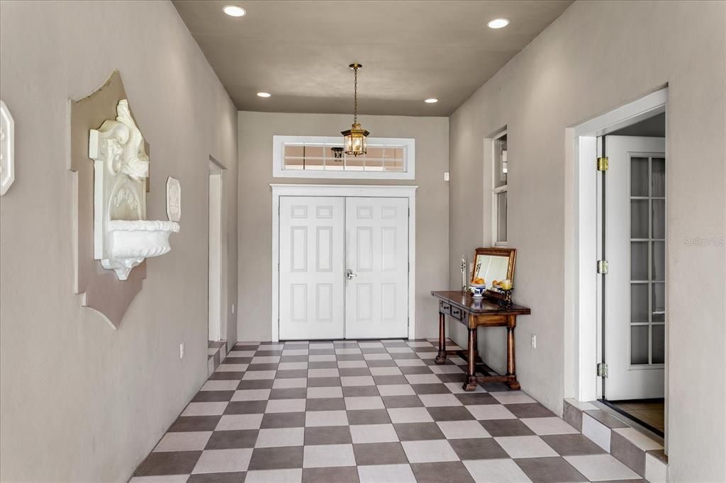 En Venta: $1,075,000 (5 camas, 3 baños, 4170 Pies cuadrados)