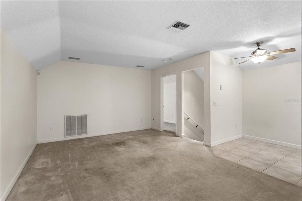 En Venta: $1,075,000 (5 camas, 3 baños, 4170 Pies cuadrados)