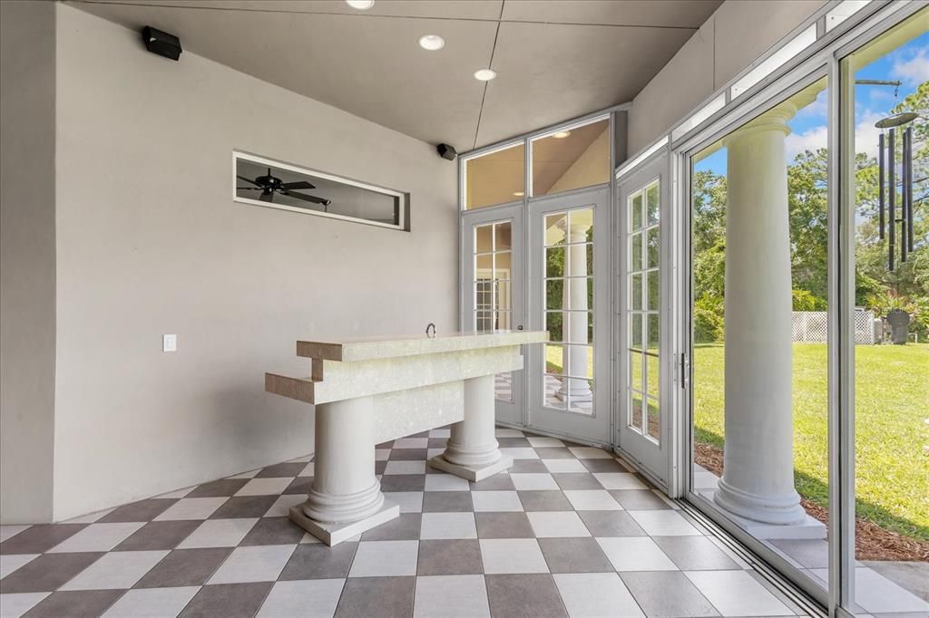 En Venta: $1,075,000 (5 camas, 3 baños, 4170 Pies cuadrados)
