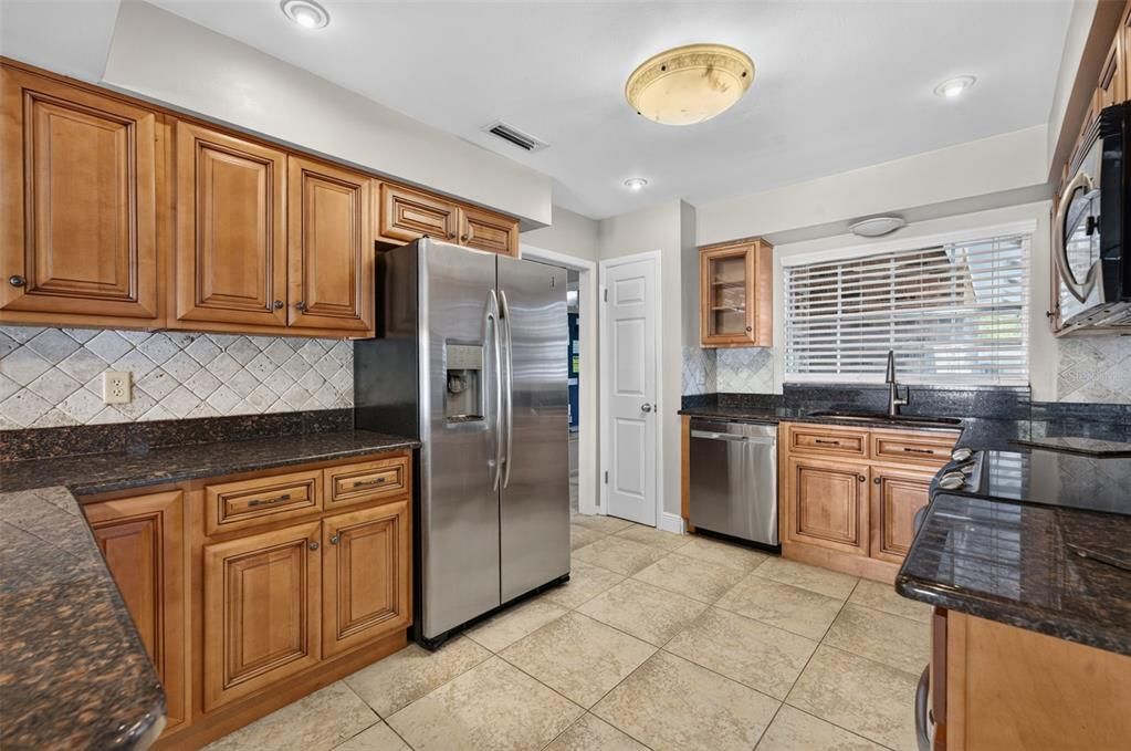 En Venta: $549,000 (4 camas, 2 baños, 2015 Pies cuadrados)