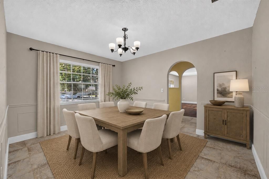 En Venta: $549,000 (4 camas, 2 baños, 2015 Pies cuadrados)