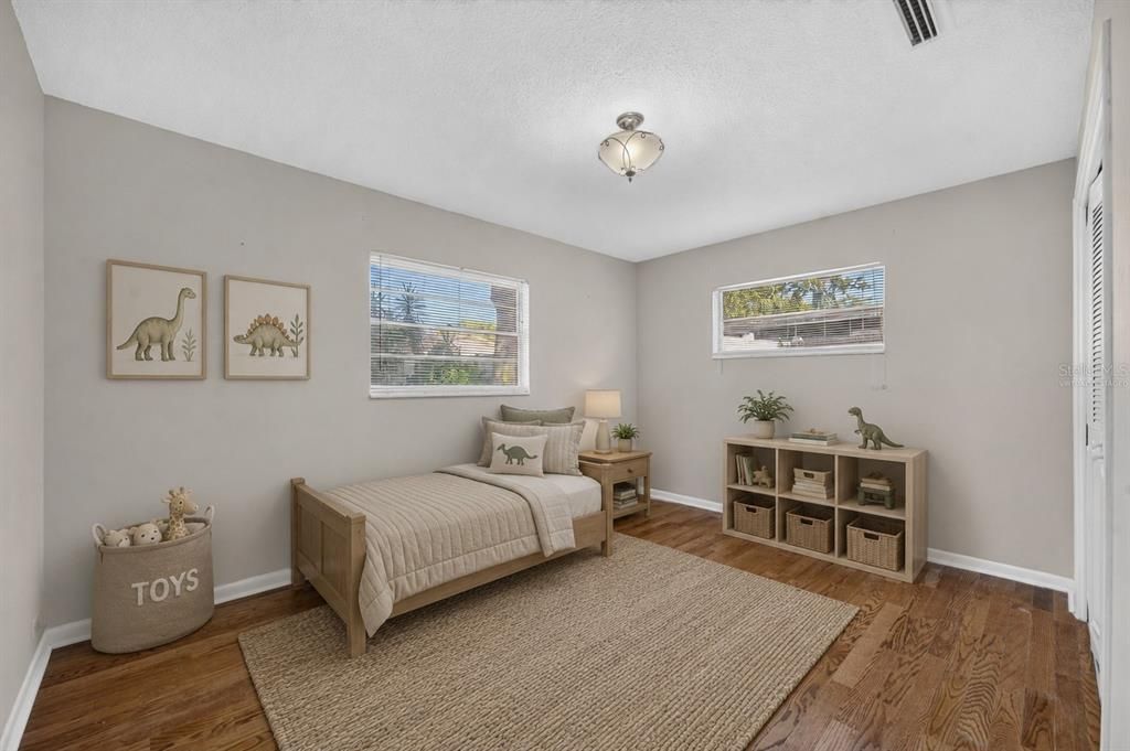 En Venta: $549,000 (4 camas, 2 baños, 2015 Pies cuadrados)