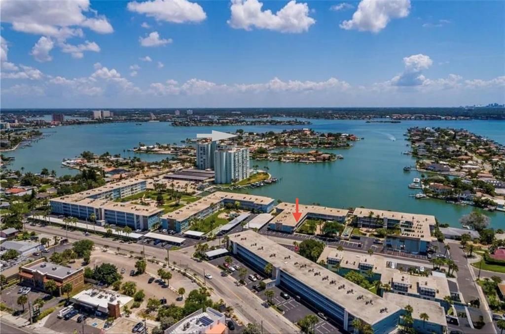 For Sale: $229,000 (1 beds, 1 baths, 705 Square Feet)