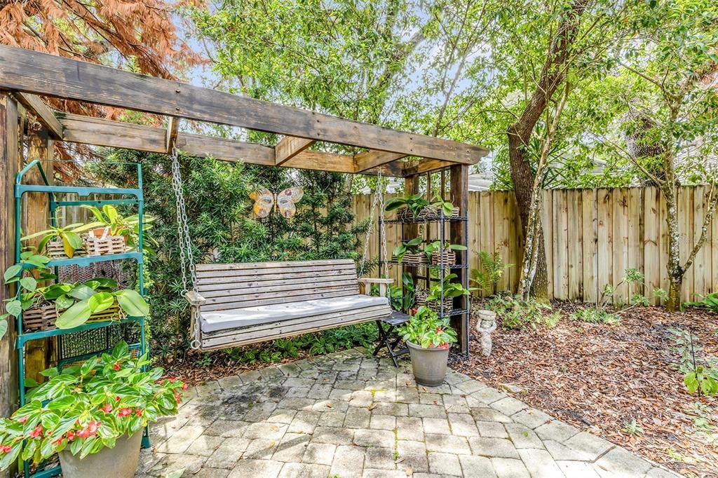 Activo con contrato: $825,000 (4 camas, 3 baños, 2655 Pies cuadrados)