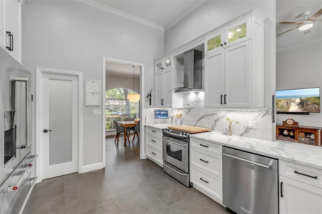 Activo con contrato: $825,000 (4 camas, 3 baños, 2655 Pies cuadrados)