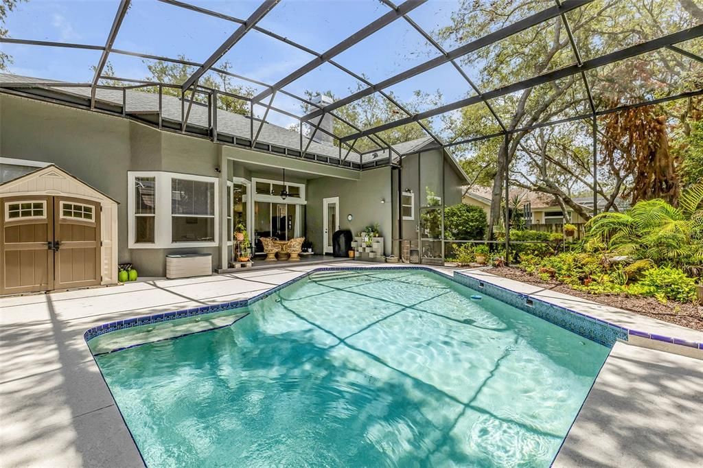 Activo con contrato: $825,000 (4 camas, 3 baños, 2655 Pies cuadrados)