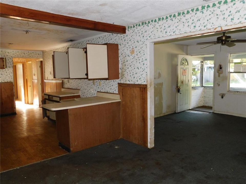 For Sale: $199,900 (3 beds, 1 baths, 1152 Square Feet)