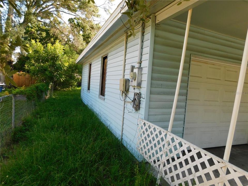 For Sale: $199,900 (3 beds, 1 baths, 1152 Square Feet)