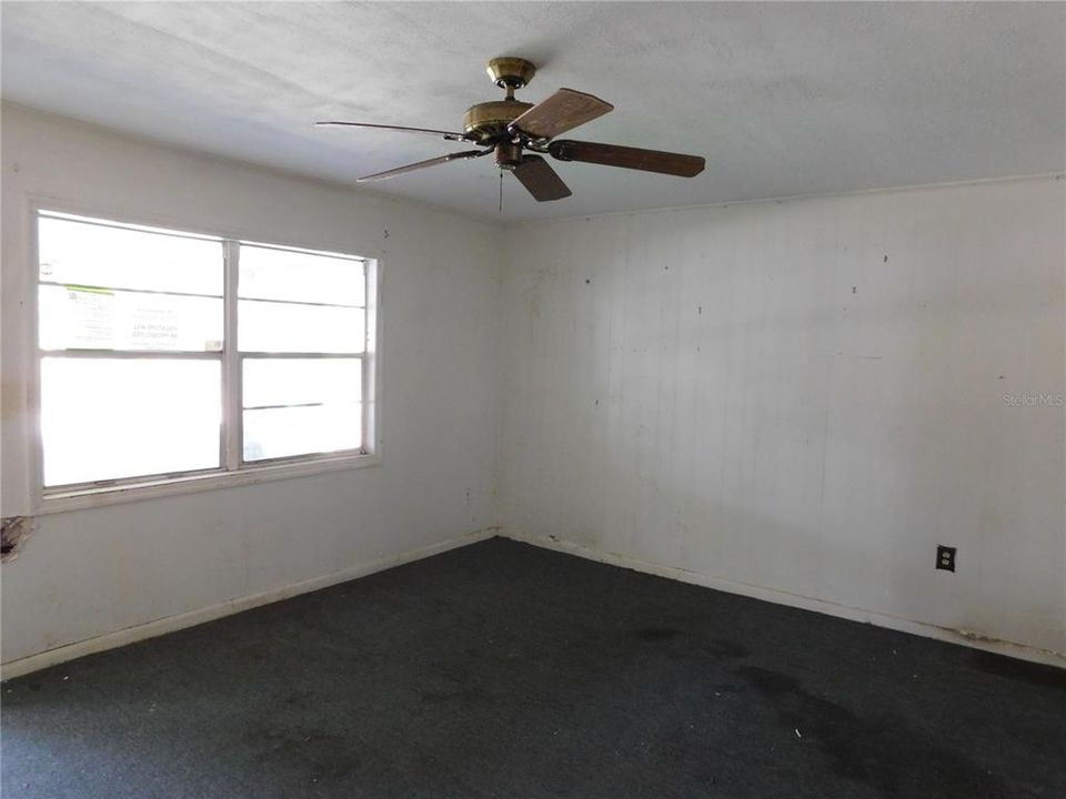 For Sale: $199,900 (3 beds, 1 baths, 1152 Square Feet)