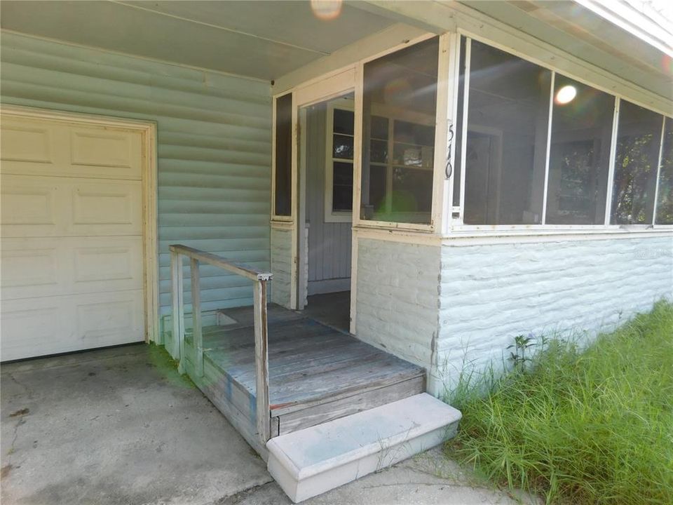 For Sale: $199,900 (3 beds, 1 baths, 1152 Square Feet)