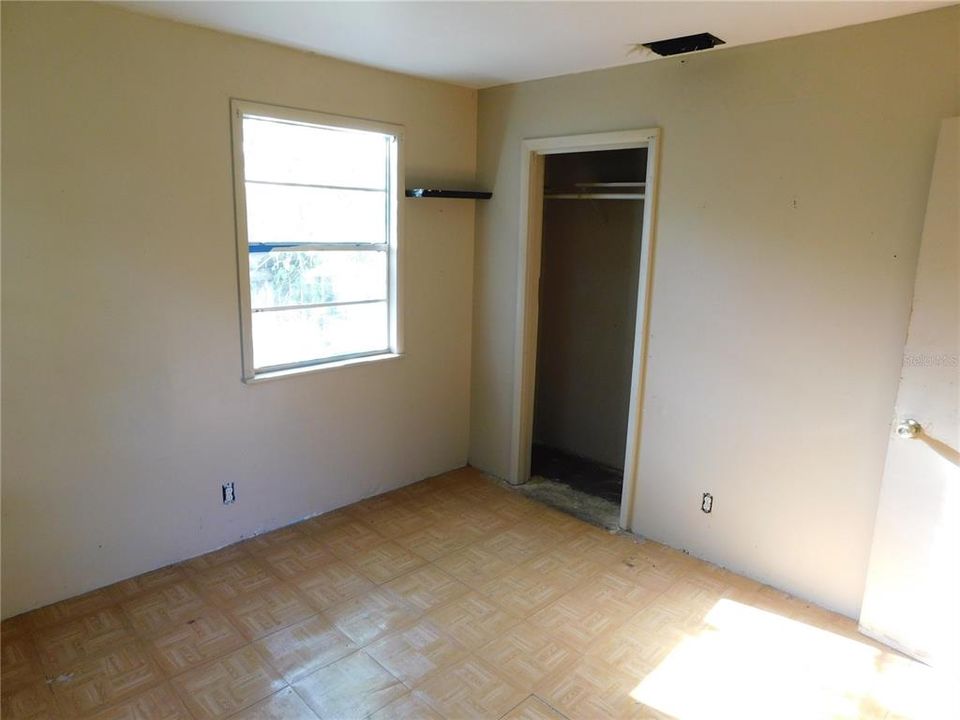 For Sale: $199,900 (3 beds, 1 baths, 1152 Square Feet)