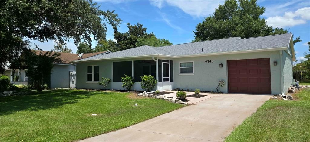 Recently Rented: $2,400 (3 beds, 2 baths, 1552 Square Feet)