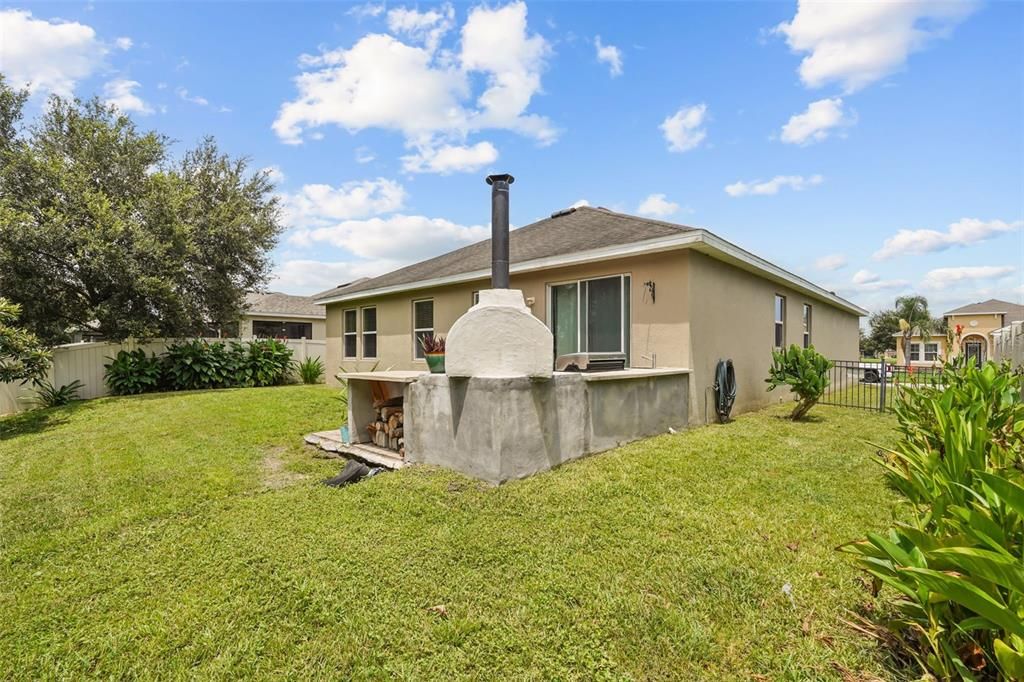 На продажу: $370,000 (4 спален, 2 ванн, 1859 Квадратных фут)