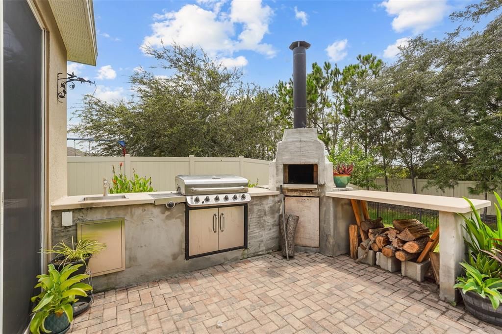 На продажу: $370,000 (4 спален, 2 ванн, 1859 Квадратных фут)