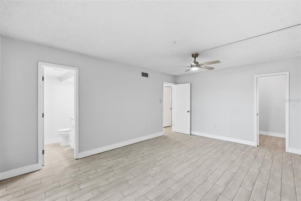 В аренду: $1,985 (2 спален, 2 ванн, 1050 Квадратных фут)