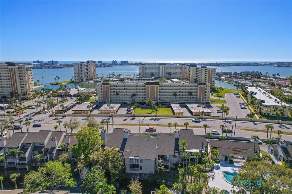 В аренду: $1,985 (2 спален, 2 ванн, 1050 Квадратных фут)