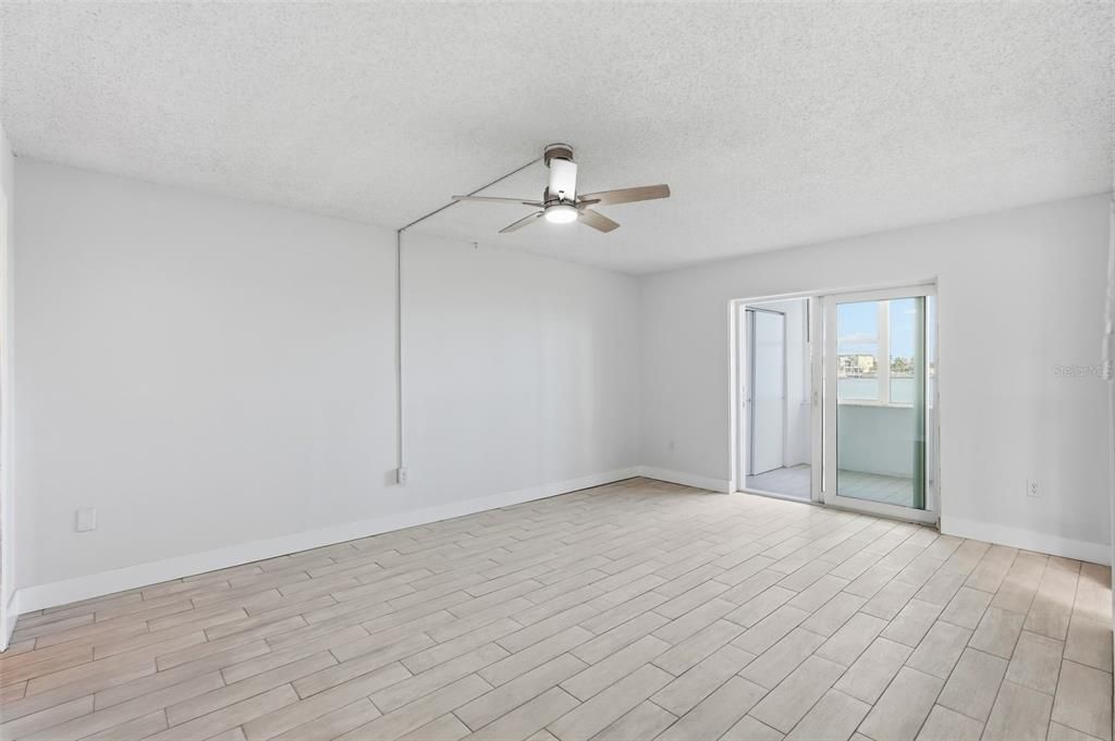 В аренду: $1,985 (2 спален, 2 ванн, 1050 Квадратных фут)