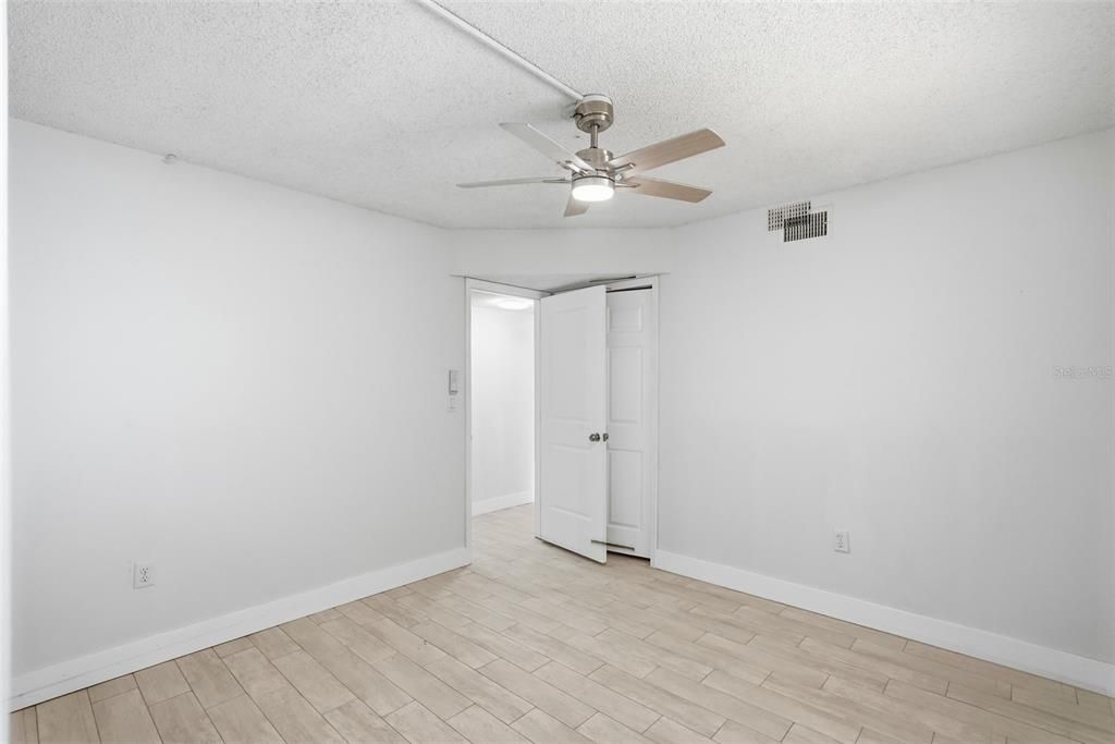 В аренду: $1,985 (2 спален, 2 ванн, 1050 Квадратных фут)
