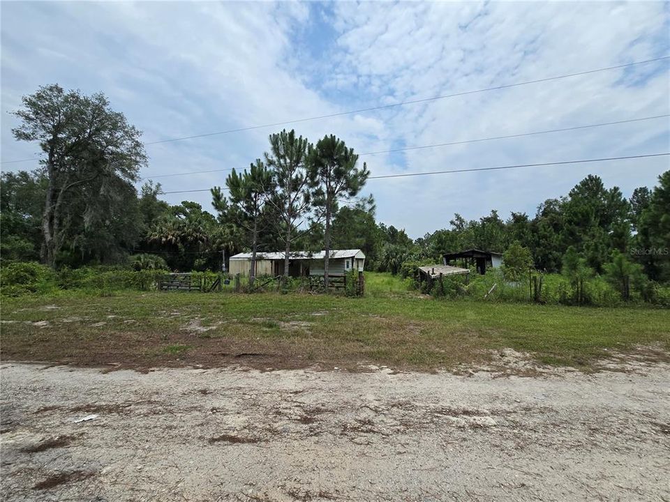 На продажу: $220,000 (10.31 acres)