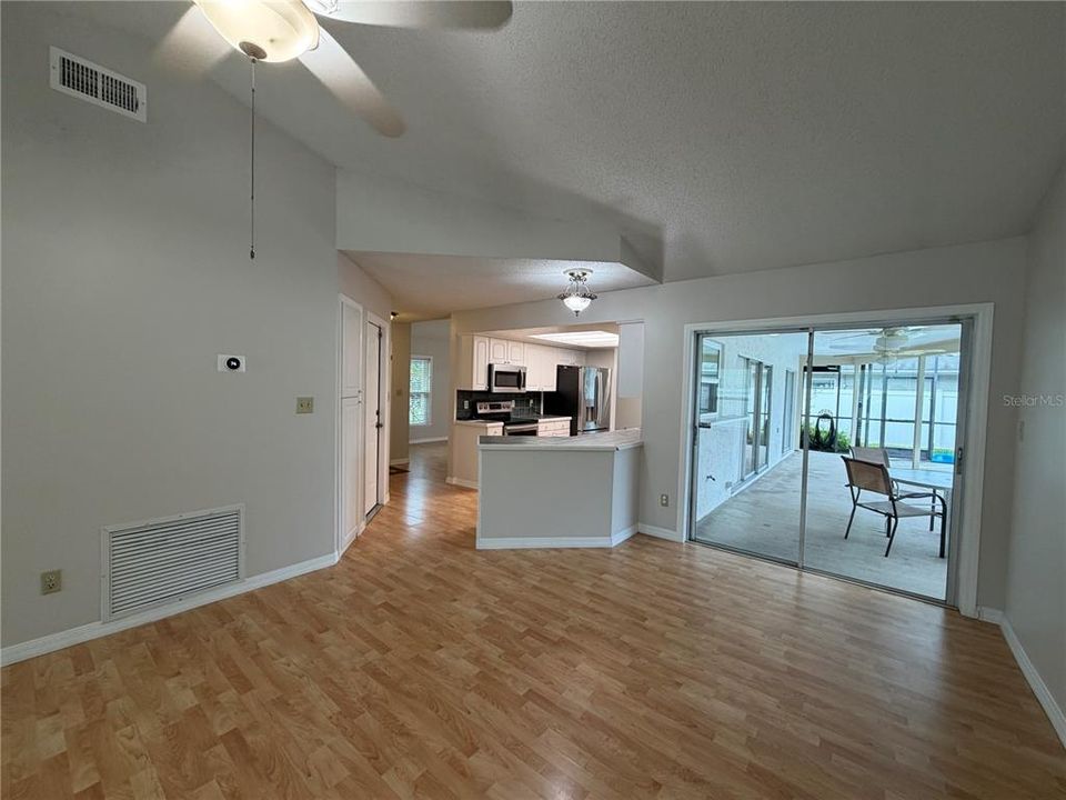 В аренду: $2,800 (3 спален, 2 ванн, 1620 Квадратных фут)