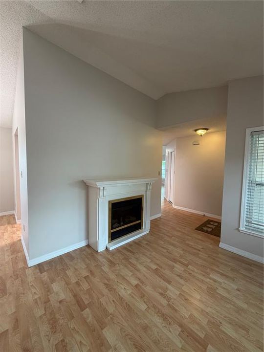 В аренду: $2,800 (3 спален, 2 ванн, 1620 Квадратных фут)