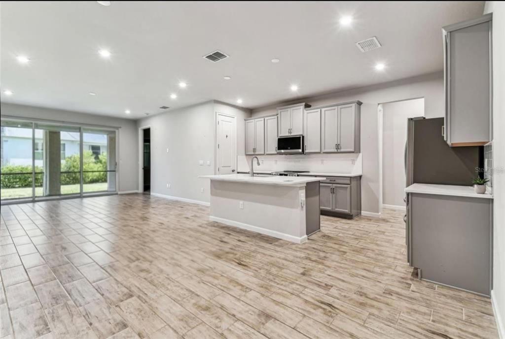 На продажу: $279,999 (2 спален, 2 ванн, 1503 Квадратных фут)