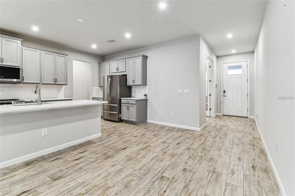 На продажу: $279,999 (2 спален, 2 ванн, 1503 Квадратных фут)