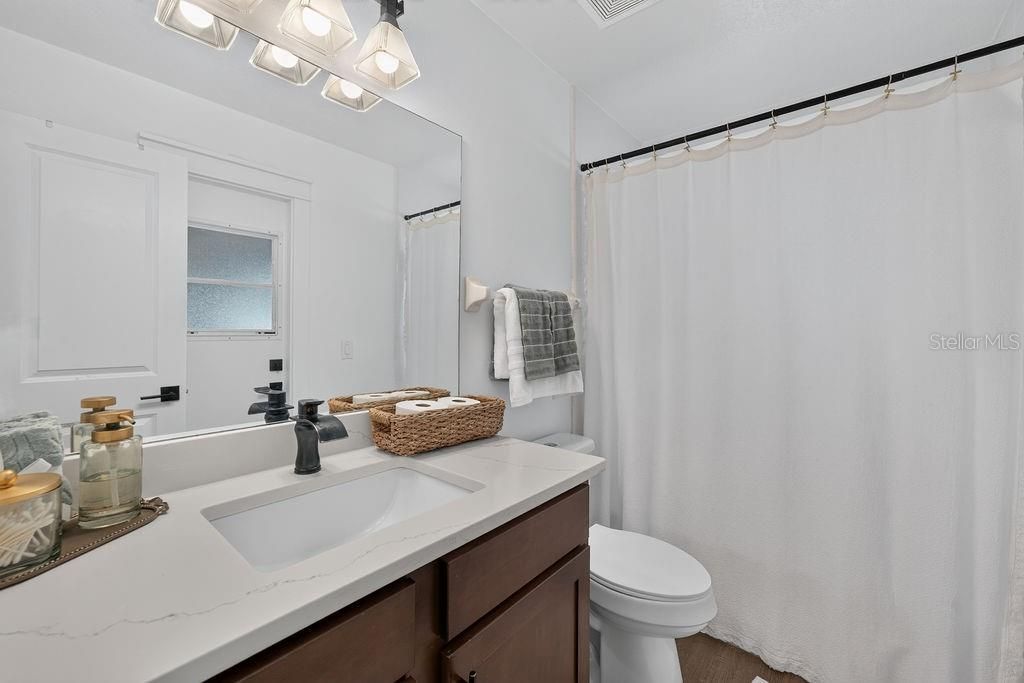 En Venta: $449,900 (4 camas, 2 baños, 1750 Pies cuadrados)