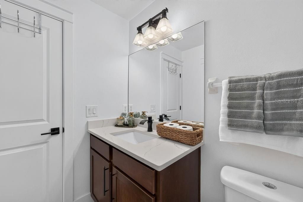 En Venta: $449,900 (4 camas, 2 baños, 1750 Pies cuadrados)