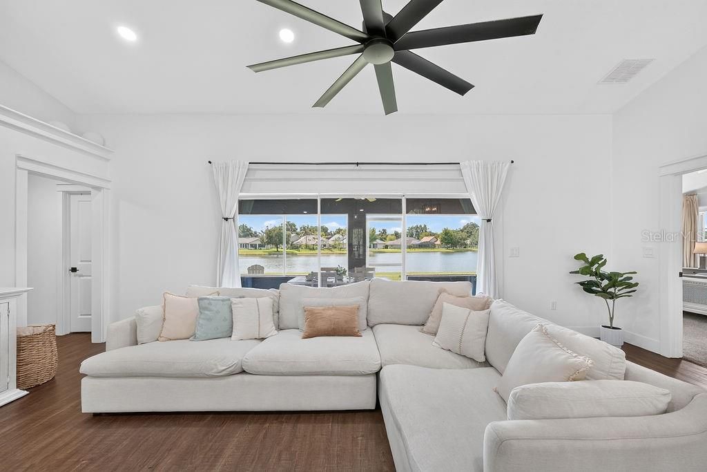 En Venta: $449,900 (4 camas, 2 baños, 1750 Pies cuadrados)
