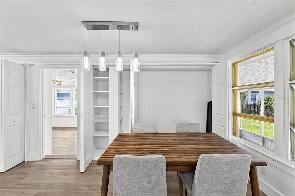 En Venta: $400,000 (4 camas, 2 baños, 1527 Pies cuadrados)