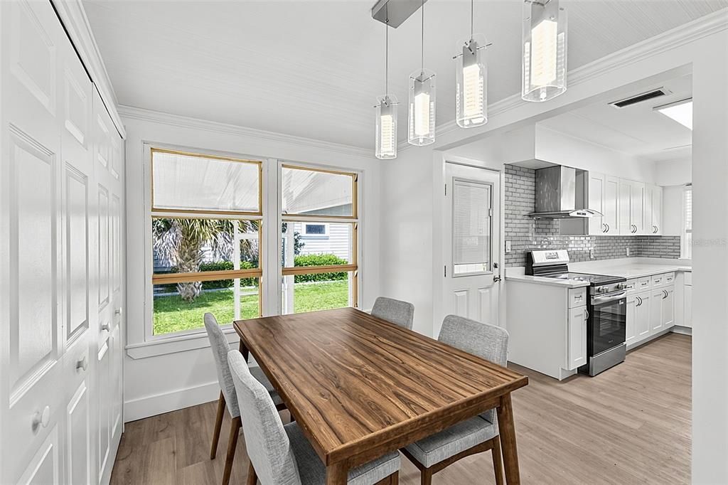 En Venta: $400,000 (4 camas, 2 baños, 1527 Pies cuadrados)
