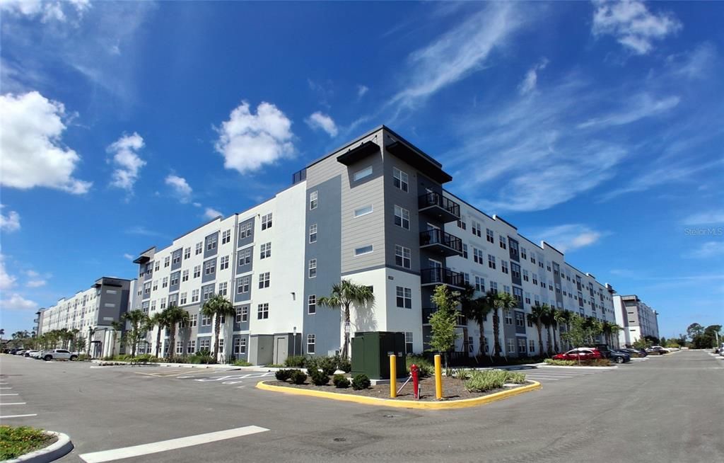 For Rent: $1,700 (2 beds, 2 baths, 1023 Square Feet)