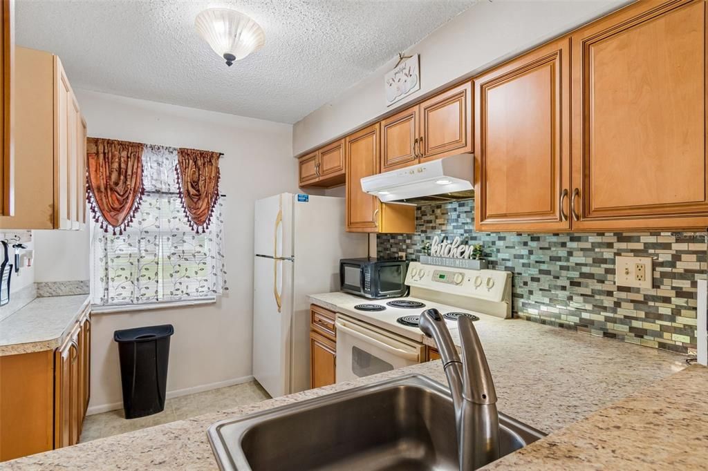 В аренду: $1,500 (2 спален, 1 ванн, 882 Квадратных фут)