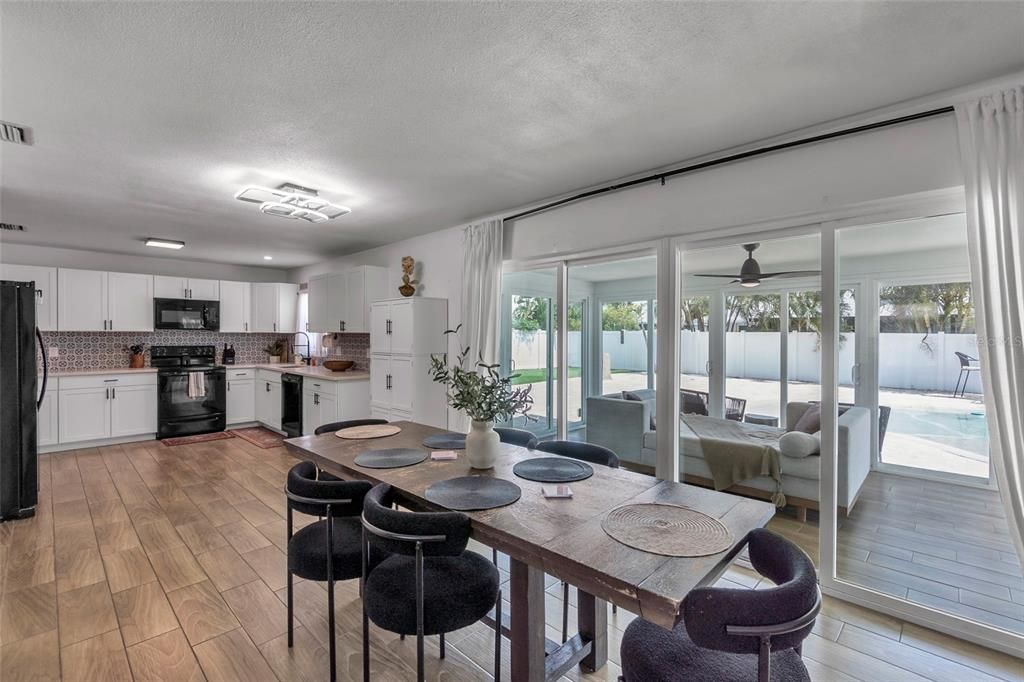For Sale: $549,000 (2 beds, 2 baths, 1288 Square Feet)