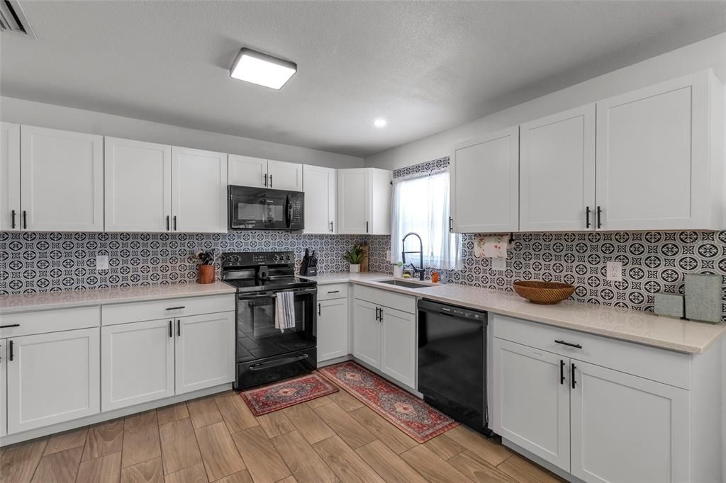 For Sale: $549,000 (2 beds, 2 baths, 1288 Square Feet)