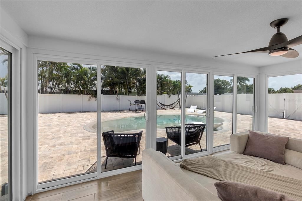 For Sale: $549,000 (2 beds, 2 baths, 1288 Square Feet)