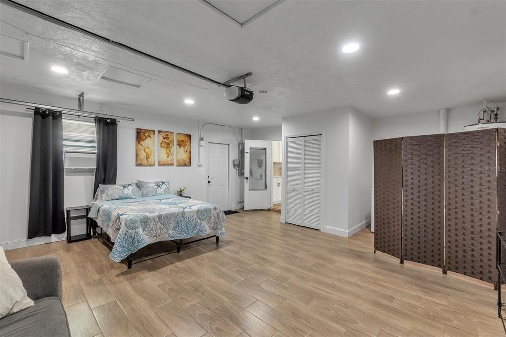 For Sale: $549,000 (2 beds, 2 baths, 1288 Square Feet)