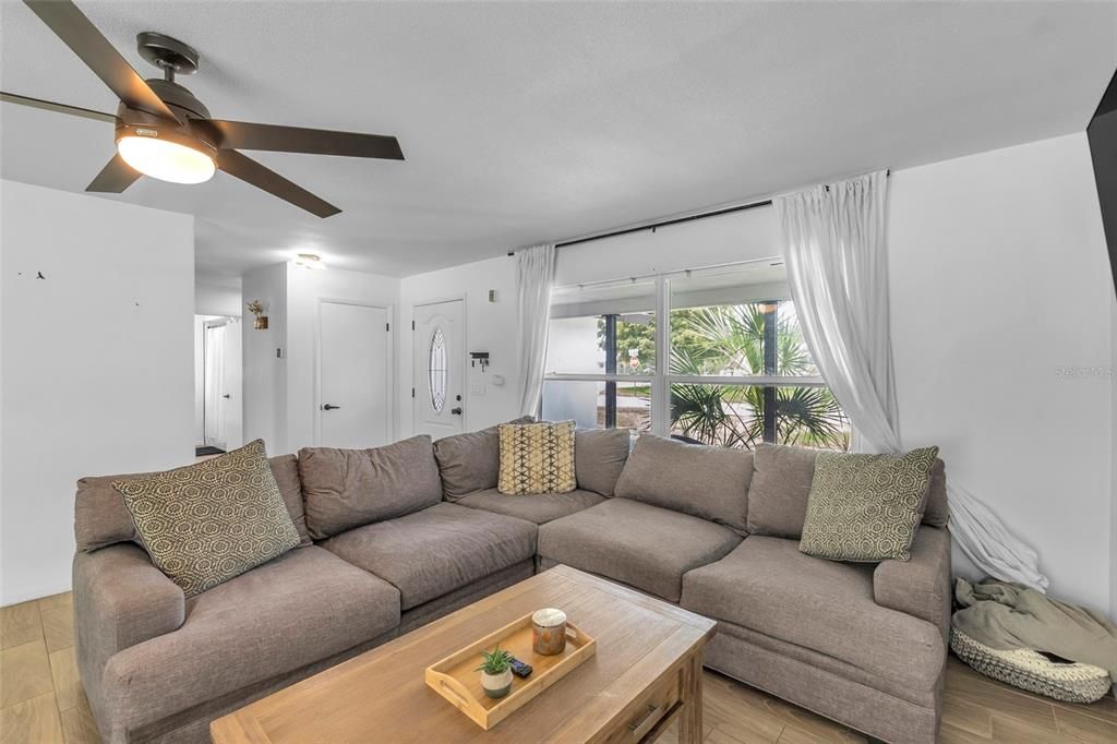 For Sale: $549,000 (2 beds, 2 baths, 1288 Square Feet)