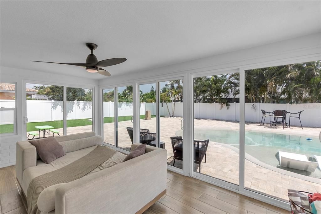 For Sale: $549,000 (2 beds, 2 baths, 1288 Square Feet)