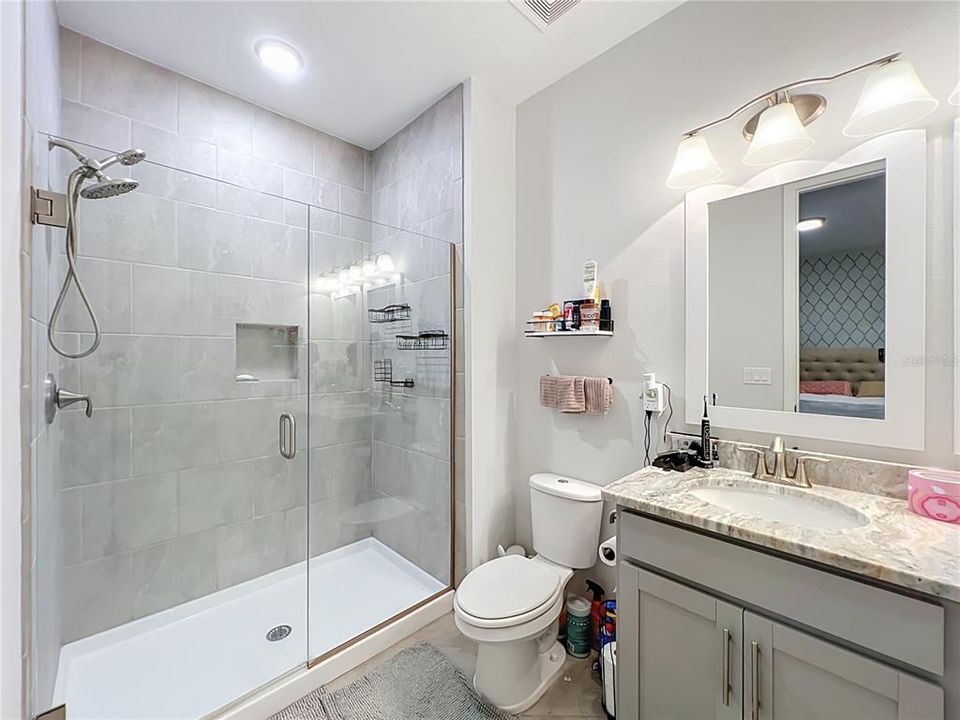 En Venta: $434,980 (3 camas, 3 baños, 1456 Pies cuadrados)