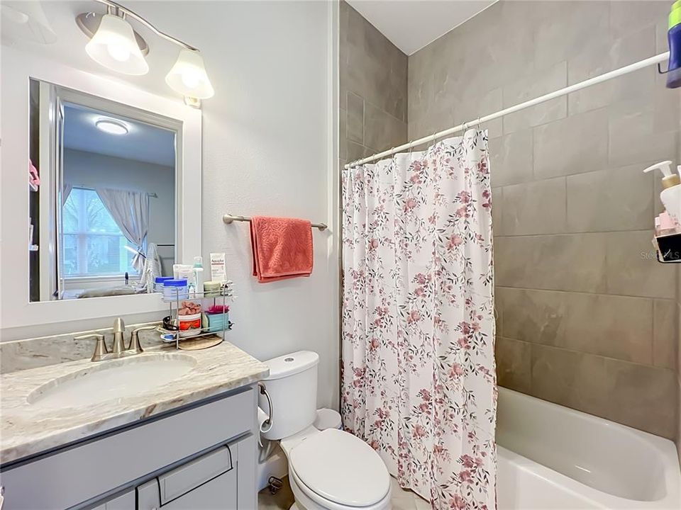 En Venta: $434,980 (3 camas, 3 baños, 1456 Pies cuadrados)