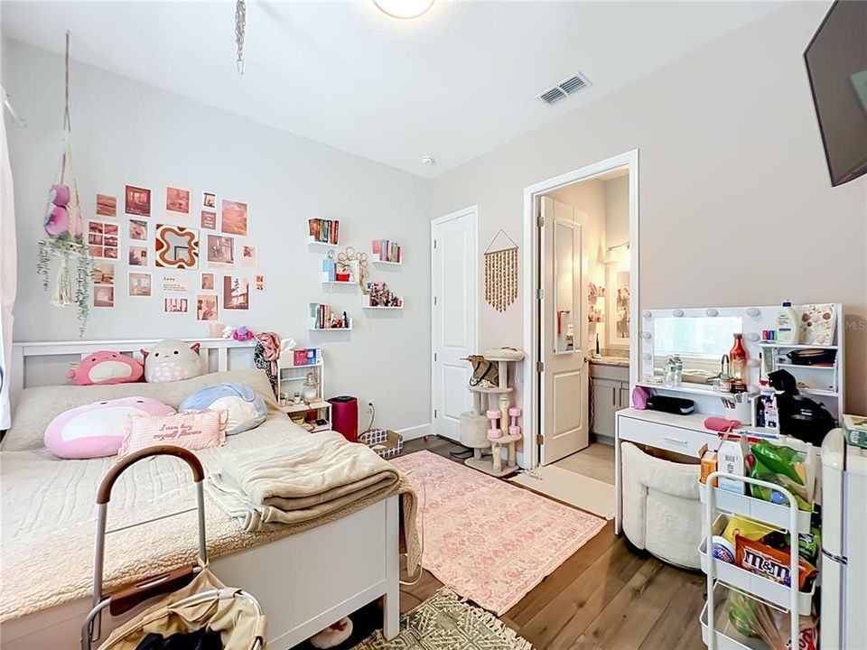 En Venta: $434,980 (3 camas, 3 baños, 1456 Pies cuadrados)