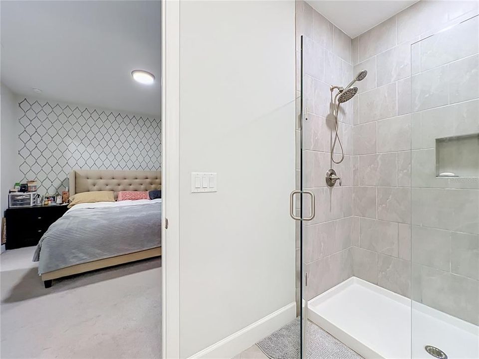En Venta: $434,980 (3 camas, 3 baños, 1456 Pies cuadrados)