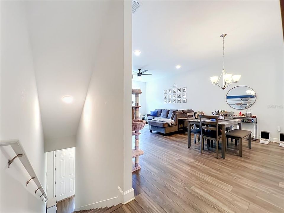 En Venta: $434,980 (3 camas, 3 baños, 1456 Pies cuadrados)